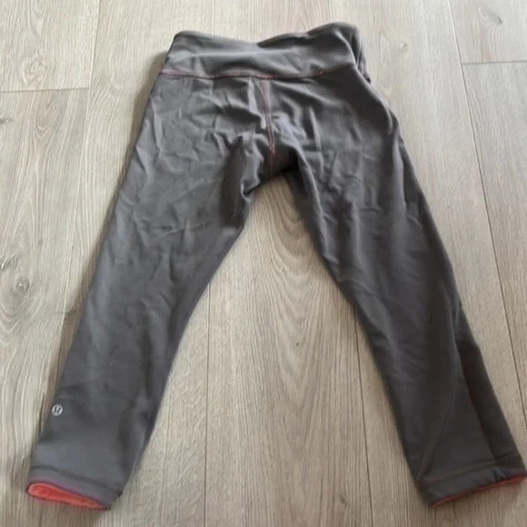 Lululemon reversible leggings size 6 - Picture 5 of 7